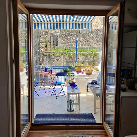 아파트 With Magic View